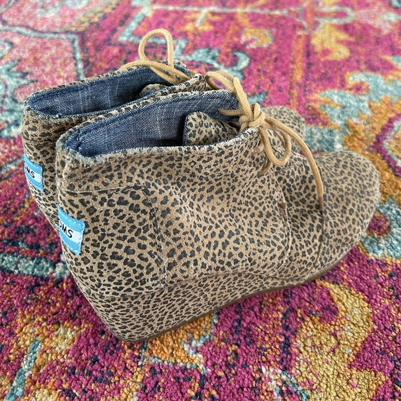 Toms | Women’s tan/black Kala Desert Cheetah Leopard Print Wedge laceup shoe 7.5 - Picture 9 of 16